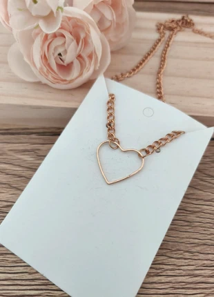 🌿 Collier chaîne doré pendentif coeur ras du cou, marque: Fashion Jewelry, état: Neuf sans étiquette, 1,00 €, 1,75 € Protection acheteurs incluse