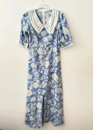 Robe d’été bleue et blanche à fleurs, brand: Shein, condizioni: Ottime, taglia: S / IT 40 / EU 36, €8.00, €9.10 include la Protezione acquisti