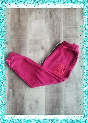 Jogging Nike femme rose logo brodé taille S, marque: Nike, état: Très bon état, taille: S / 36 / 8, 16,90 €, 18,45 € Protection acheteurs incluse