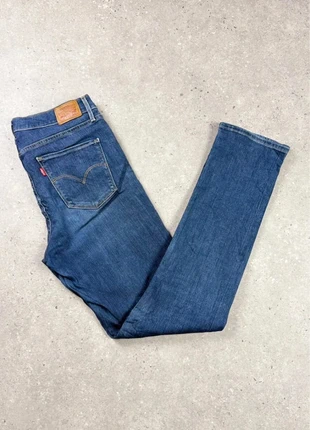 Jeans Levis 312 Shaping Slim W30 L32 Taille 40 Femme, merk: Levi's, staat: Heel goed, maat: L / 40 / 12, € 17,00, € 18,55 inclusief Kopersbescherming