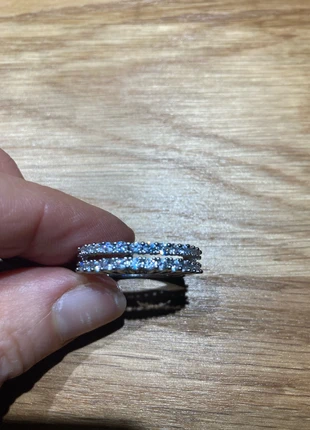 Anello a fascia con due file di pietre trasparenti, zustand: Neu, größe: 63.5 mm / 20.2 mm Ø, 2,00 €, 2,80 € inklusive Vinted-Käuferschutz