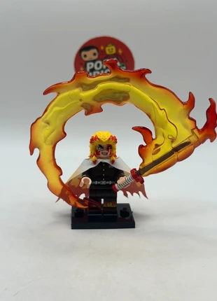 Figurine type LEGO – Rengoku Kyojuro – Demon Slayer, merk: Demon Slayer, staat: Heel goed, maat: Prematuur, tot 44 cm, € 6,50, € 7,53 inclusief Kopersbescherming