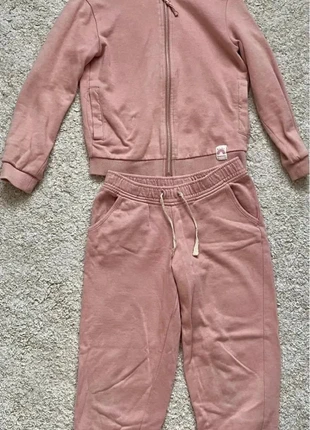 Ensemble rose Kiabi – Taille 8 ans (126-131 cm), marke: Kiabi, zustand: Gut, größe: 8 Jahre / 128, 5,00 €, 5,95 € inklusive Vinted-Käuferschutz
