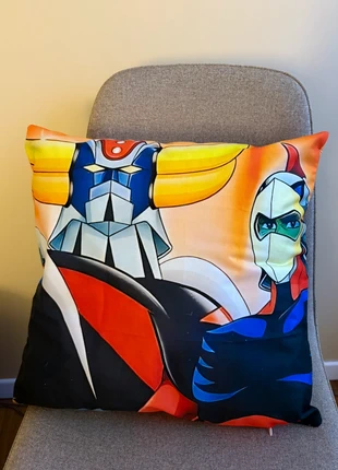 Housse de coussin Goldorak, marque: Goldorak, état: Très bon état, taille: 45 x 45 cm, 8,00 €, 9,10 € Protection acheteurs (Pro) incluse