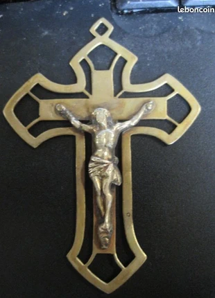 Ancien pendentif en cuivre croix christ christianisme 6,5 cm, condition: Very good, €9.00, €10.15 includes Buyer Protection