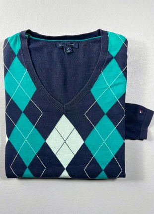 Pull col V Tommy Hilfiger à carreaux bleu 100% coton - Taille S, marke: Tommy Hilfiger, zustand: Sehr gut, größe: S / 36 / 8, 9,90 €, 11,10 € inklusive Vinted-Käuferschutz