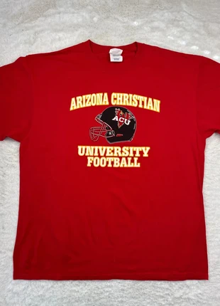 2135. T-shirt Port & Company XL rouge – Arizona Christian University Football, marke: Port & Company, zustand: Sehr gut, größe: XL, 10,00 €, 11,20 € inklusive Vinted-Käuferschutz