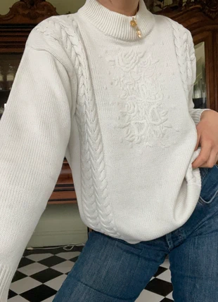Pull vintage 80’s 90’s oversize blanc crème torsades et fleurs brodées, marque: Vintage Dressing, état: Très bon état, taille: M / 38 / 10, 20,00 €, 21,70 € Protection acheteurs (Pro) incluse