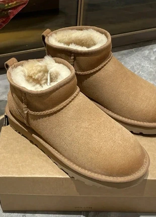 Buty Ugg mini rozmiar 39, marke: UGG, zustand: Sehr gut, größe: 39, 55,00 €, 58,45 € inklusive Vinted-Käuferschutz