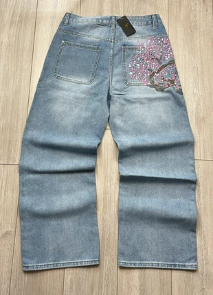 Jeans baggy à motifs brodés Y2K streetwear, brand: Aesthetic, condizioni: Nuovo con cartellino, taglia: M, €35.00, €37.45 include la Protezione acquisti Pro