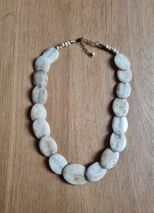 Beige stenen statement ketting, merk: onbekend, staat: Heel goed, € 1,00, € 1,75 inclusief Kopersbescherming