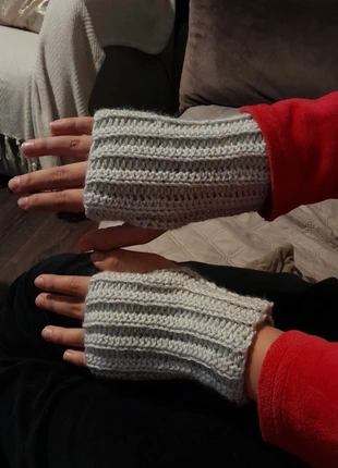 Mitaines crochet gris clair faites main • extensibles & confortables, marque: Handmade, état: Neuf sans étiquette, taille: Taille unique, 7,00 €, 8,05 € Protection acheteurs incluse