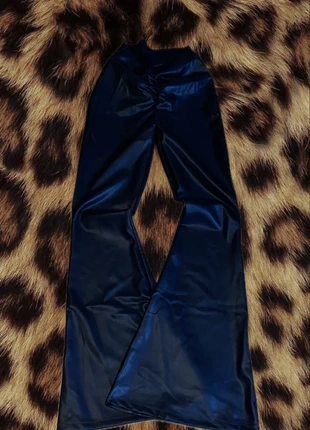 ecopelle flare leggings, marque: Tezenis, état: Neuf sans étiquette, taille: S / 36 / 8, 10,00 €, 11,20 € Protection acheteurs incluse