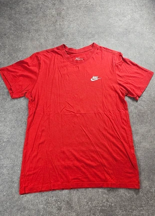 T-shirt Nike Rouge Logo Blanc Brodé Basique Sportswear Casual Taille S, marque: Nike, état: Très bon état, taille: S, 3,00 €, 3,85 € Protection acheteurs incluse