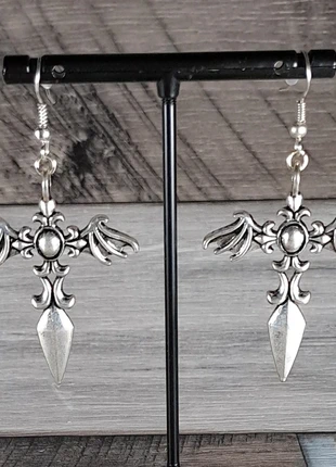 Boucles d’oreilles Croix gothique avec pointes, marke: Fait Main, zustand: Neu, 6,00 €, 7,00 € inklusive Vinted-Käuferschutz
