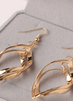 Jolies boucles d'oreilles, vintage dorées neuves, marque: Je ne sais quoi, état: Neuf avec étiquette, 6,00 €, 7,00 € Protection acheteurs (Pro) incluse