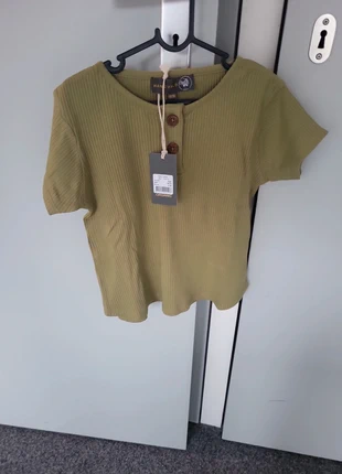 Basic unisex tshirt biokatoen maat 110/116, brand: Hanevild, condizioni: Nuovo con cartellino, taglia: 5 anni / 110 cm, €15.00, €16.45 include la Protezione acquisti Pro