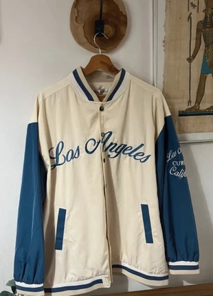 Veste Los Angeles California – Style Varsity Beige & Bleu Taille XL, merk: Tendance, staat: Nieuw zonder prijskaartje, maat: XL, € 18,00, € 19,60 inclusief Kopersbescherming