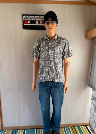 Chemise Carhartt WIP S/S Collage Shirt Taille M. #541, marke: Carhartt, zustand: Sehr gut, größe: M, 40,00 €, 42,70 € beinhaltet Vinted-Käuferschutz Pro