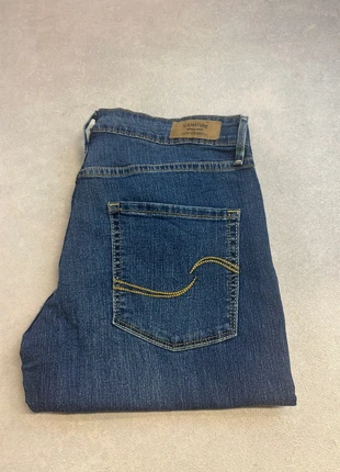 Jean modern boot cut – Signature by Levi Strauss – Taille 30/30 équiv. M – W2L34, merk: Levi's, staat: Heel goed, maat: M / 38 / 10, € 25,00, € 26,95 inclusief Kopersbescherming