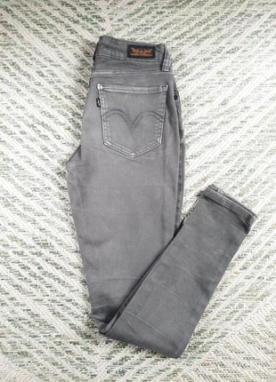 Jean Levi's 535 Legging gris taille 32, brand: Levi's, condizioni: Ottime, taglia: XXS / IT 36 / EU 32, €9.90, €11.10 include la Protezione acquisti