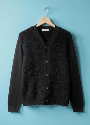 COS – Premium & Elegant Black 100% Wool Men’s Cardigan with V-Neck & Buttoned Front – M 🌟 🌸, marque: COS, état: Très bon état, taille: M, 69,90 €, 74,10 € Protection acheteurs incluse