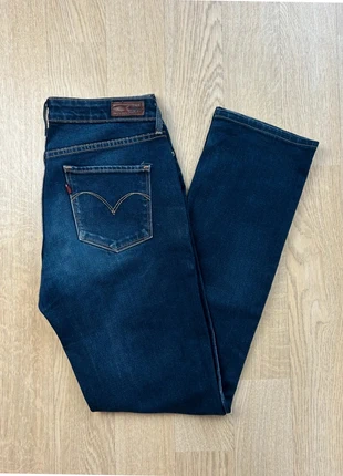Jean Levi’s Demi Curve Mid Rise Straight femme W29 L34 bleu denim, état: Très bon état, taille: M / 38 / 10, 27,00 €, 29,05 € Protection acheteurs (Pro) incluse