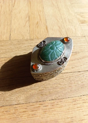 Petite boite ethnique artisanale en métal et pierres, marke: Fabrication Artisanale, zustand: Sehr gut, 10,00 €, 11,20 € inklusive Vinted-Käuferschutz