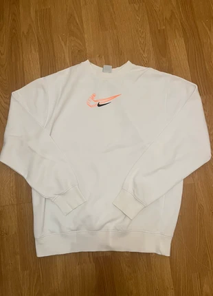 Pull Nike taille M blanc, brand: Nike, condition: Very good, size: M, €16.00, €17.50 includes Buyer Protection