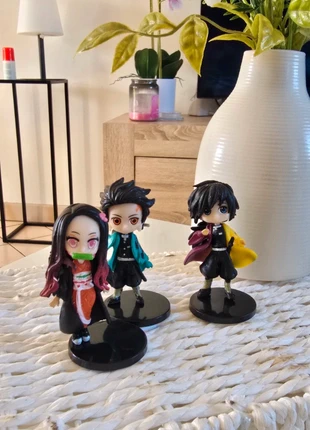 Lot figurine Demon Slayer, marke: Demon Slayer, zustand: Gut, größe: Frühchen, bis 44, 9,00 €, 10,15 € inklusive Vinted-Käuferschutz