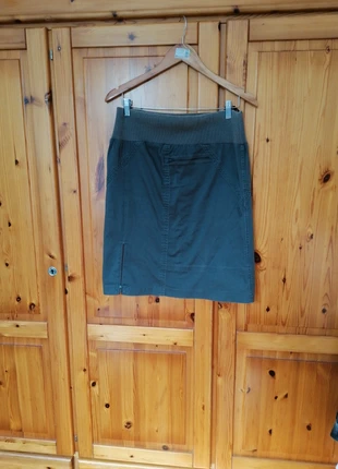 Jupe en très bon état taille 44 de marque Jacqueline riu, marque: Jacqueline Riu, état: Neuf sans étiquette, taille: XXL / 44 / 16, 1,99 €, 2,79 € Protection acheteurs incluse