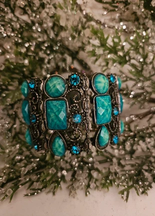 Armband met turquoise stenen., staat: Heel goed, € 2,50, € 3,33 inclusief Kopersbescherming