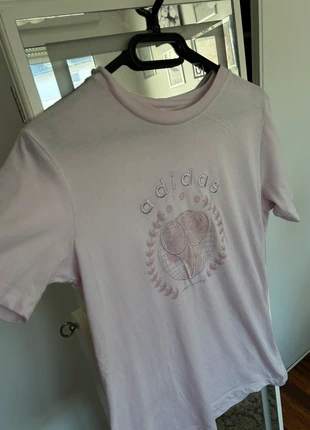 Tee-shirt Adidas rose, marke: adidas, zustand: Neu, größe: M / 38 / 10, 13,00 €, 14,35 € inklusive Vinted-Käuferschutz