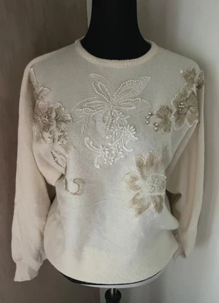 Vintage Embroidered Floral Knit Sweater Pearl Details (M), brand: Vintage Dressing, condizioni: Ottime, taglia: M / IT 42 / EU 38, €16.95, €18.50 include la Protezione acquisti Pro