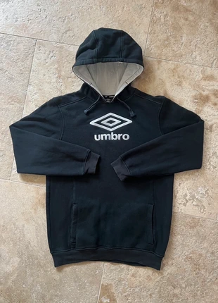 Sweat à capuche Umbro brodé vintage noir blanc homme, brand: Umbro, condition: Very good, size: S, €14.00, €15.40 includes Buyer Protection