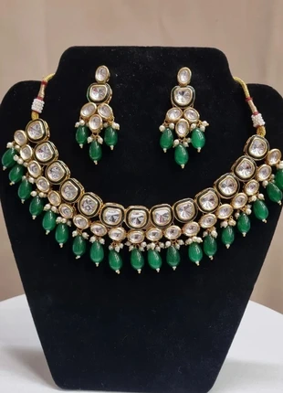Elegant Kundan & Green Bead Necklace Set – Necklace + Earrings, brand: desi corner, condizioni: Nuovo senza cartellino, €50.00, €53.20 include la Protezione acquisti