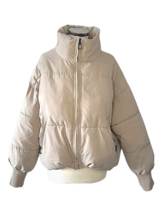 Bomber Puffer Beige Winter Jacket, merk: Shein, staat: Heel goed, maat: XS / 34 / 6, € 10,00, € 11,20 inclusief Kopersbescherming