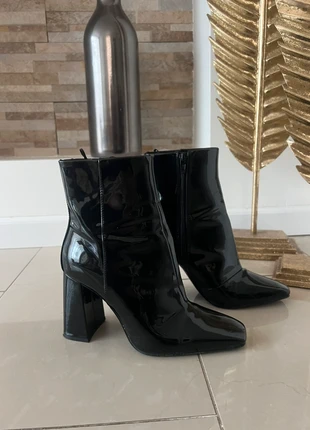 Zwarte Enkelboot, marque: H&M, état: Très bon état, taille: 39, 15,00 €, 16,45 € Protection acheteurs incluse