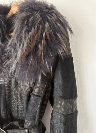 Black leather jacket with glamorous collar, brand: Derimod, condizioni: Ottime, taglia: L / IT 44 / EU 40, €95.00, €100.45 include la Protezione acquisti