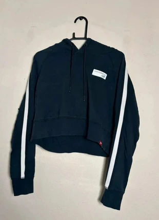 Sweat Shirt bleu très foncé / noir New Balance Femme Taille S Crop Top Bandes Blanches, marke: New Balance, zustand: Sehr gut, größe: S / 36 / 8, 17,90 €, 19,50 € inklusive Vinted-Käuferschutz