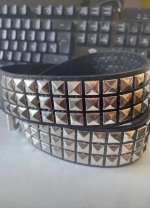 Studded belt y2k, marque: y2k, état: Neuf sans étiquette, taille: 110 cm, 6,50 €, 7,53 € Protection acheteurs incluse