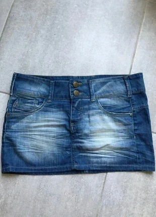 Mini jupe en jean bleu clair délavé – double bouton Y2K, marca: y2k, estado: Muito bom, tamanho: M / 38 / 10, €10.00, €11.20 inclui Proteção do Comprador