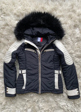 Manteau cintré capuche fourrure, marque: Jennyfer, état: Très bon état, taille: S / 36 / 8, 27,00 €, 29,05 € Protection acheteurs incluse