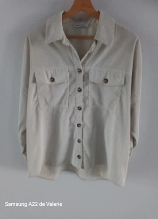 Surchemise Stradivarius beige – Taille L – Style casual chic, merk: Stradivarius, staat: Nieuw zonder prijskaartje, maat: L / 40 / 12, € 19,99, € 21,69 inclusief Kopersbescherming