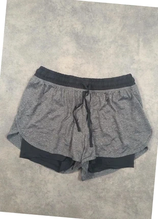 Short de sport femme gris et noir c9 by champion taille S en polyester sans poches, marque: Champion, état: Très bon état, taille: S / 36 / 8, 9,90 €, 11,10 € Protection acheteurs incluse