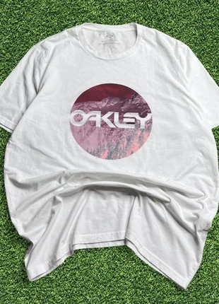 Oakley Graphic Tee – White – Mountain Sunset Circle Logo – Like New – 22x29, brand: Oakley, condition: New without tags, size: L, £15.10, £16.56 includes Buyer Protection