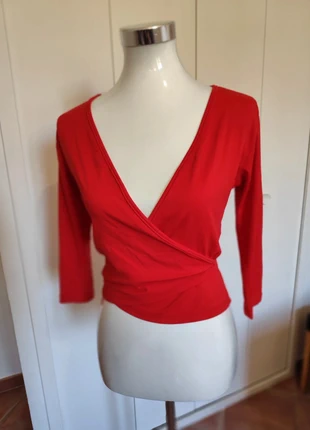 Maglia incrociata rossa, zustand: Neu, größe: S / 36 / 8, 12,00 €, 13,30 € inklusive Vinted-Käuferschutz
