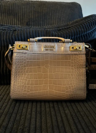 Beige Guess bag, marque: GUESS, état: Très bon état, 30,00 €, 32,20 € Protection acheteurs incluse