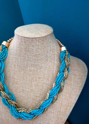 Collier torsadé turquoise & doré – Collection Terres d’Ailleurs, marque: Ethique, état: Très bon état, 16,00 €, 17,50 € Protection acheteurs (Pro) incluse