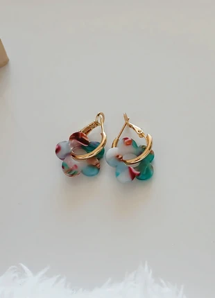 Boucles d’oreilles créoles dorées pampilles fleur résine bohème chic, marque: Les Interchangeables, état: Très bon état, 4,00 €, 4,90 € Protection acheteurs (Pro) incluse